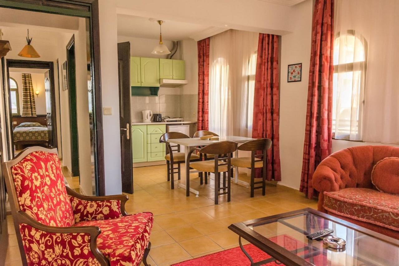 Maxwell Club Aparthotel