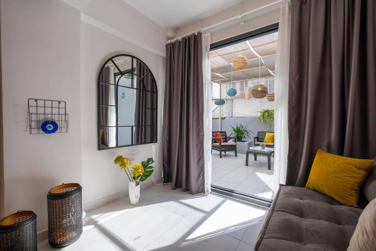 Ezgi's With Private Garden In Apartment
