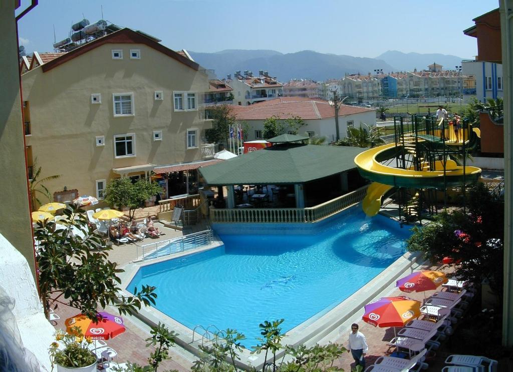 Maxwell Club 3*