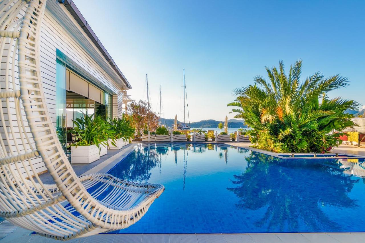 Big Poseidon Boutique & Yacht Club Hotel