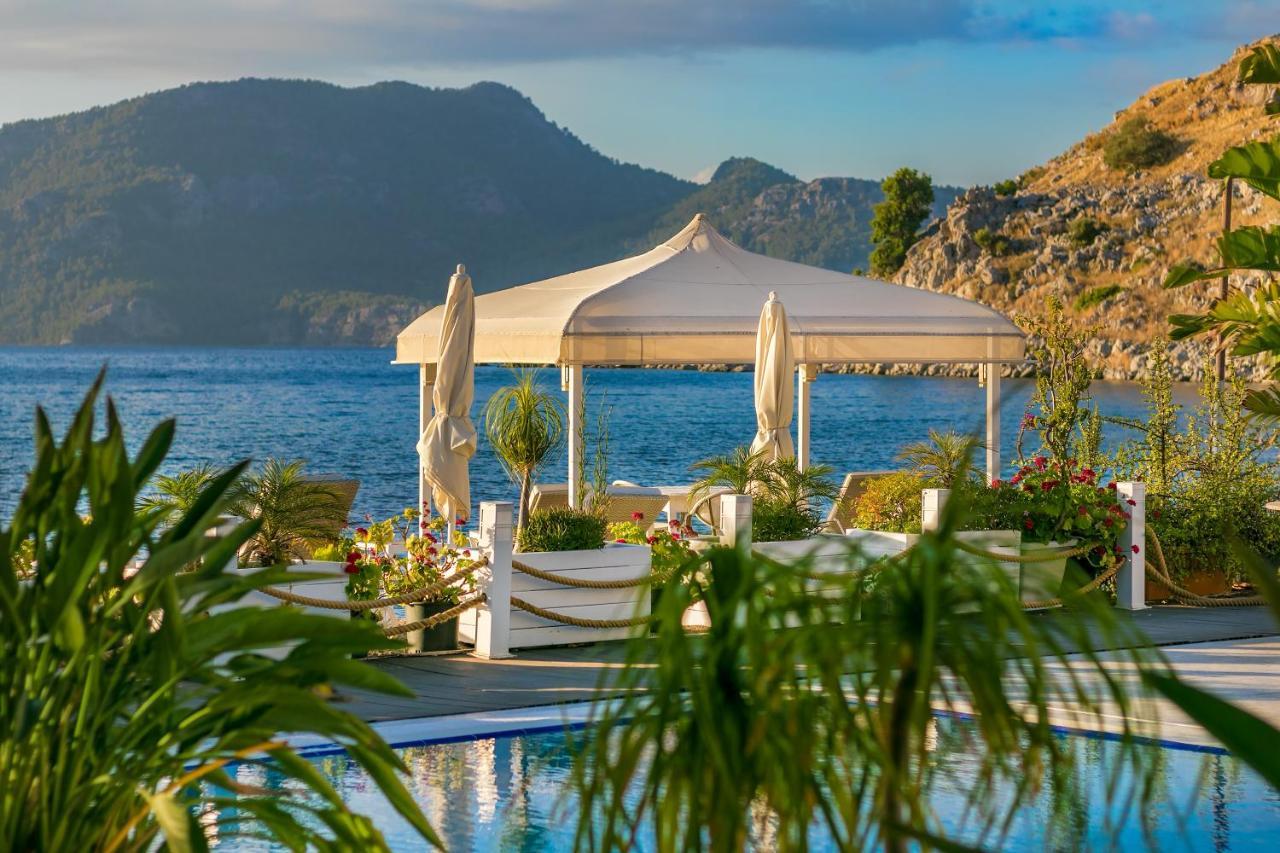 Big Poseidon Boutique & Yacht Club Hotel