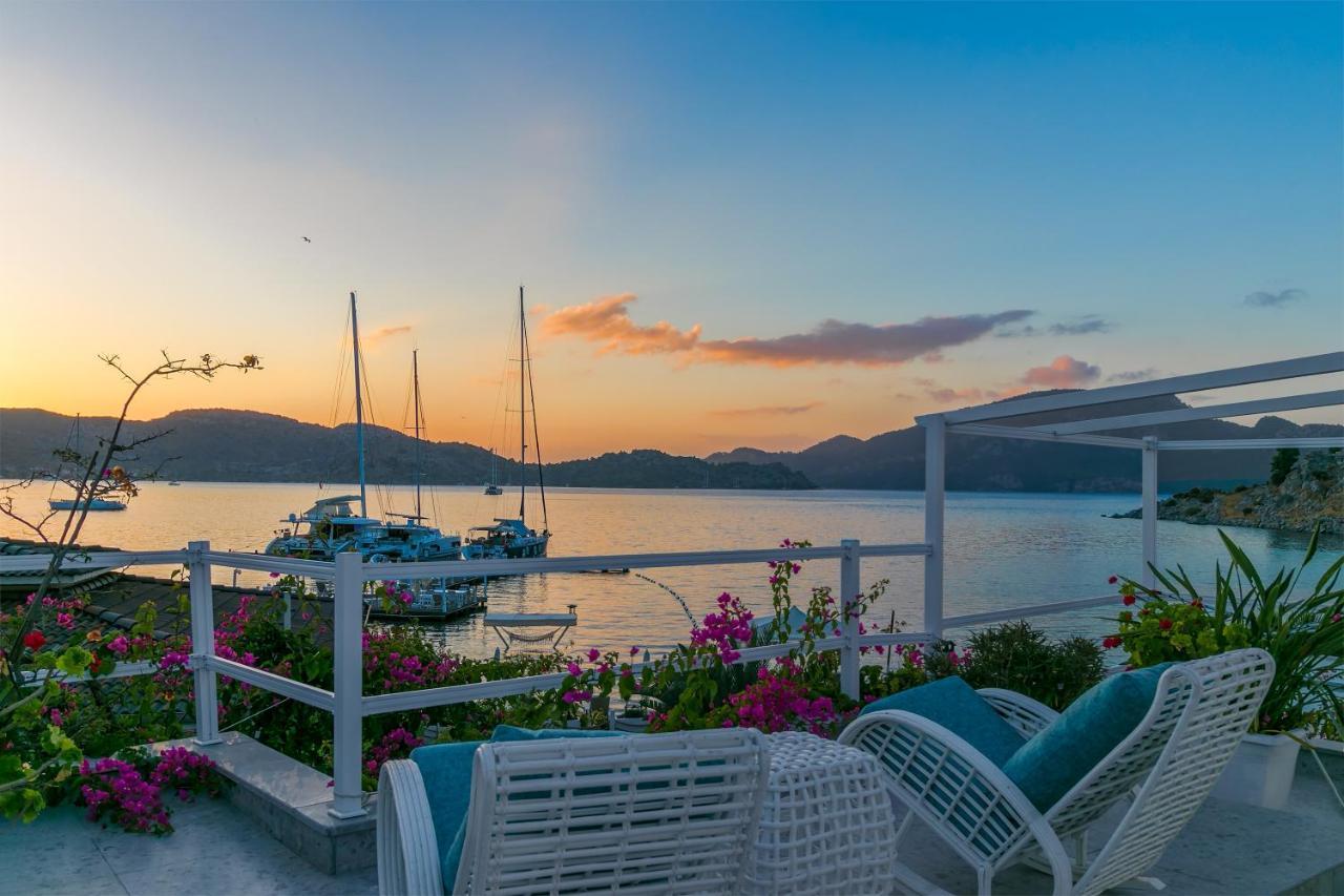 Big Poseidon Boutique & Yacht Club Hotel