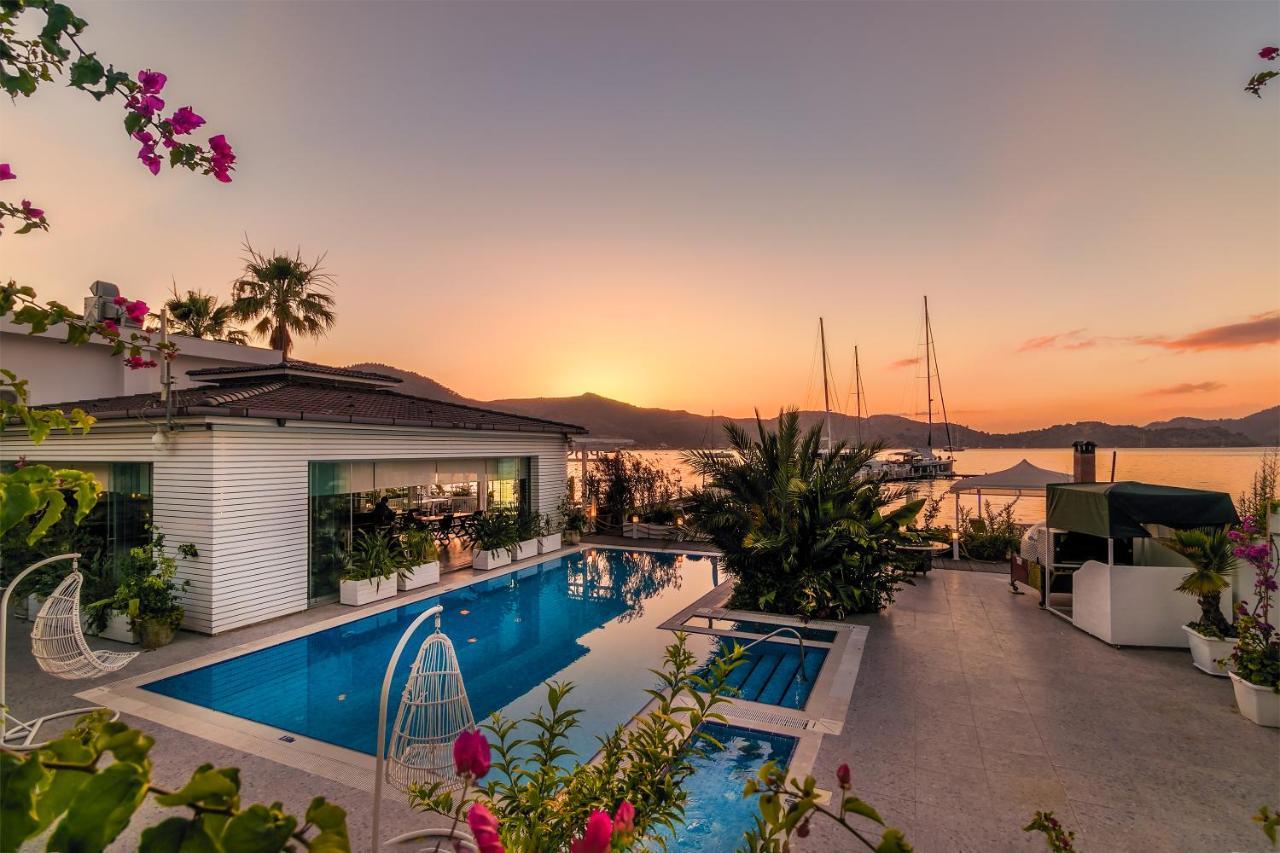 Big Poseidon Boutique & Yacht Club Hotel