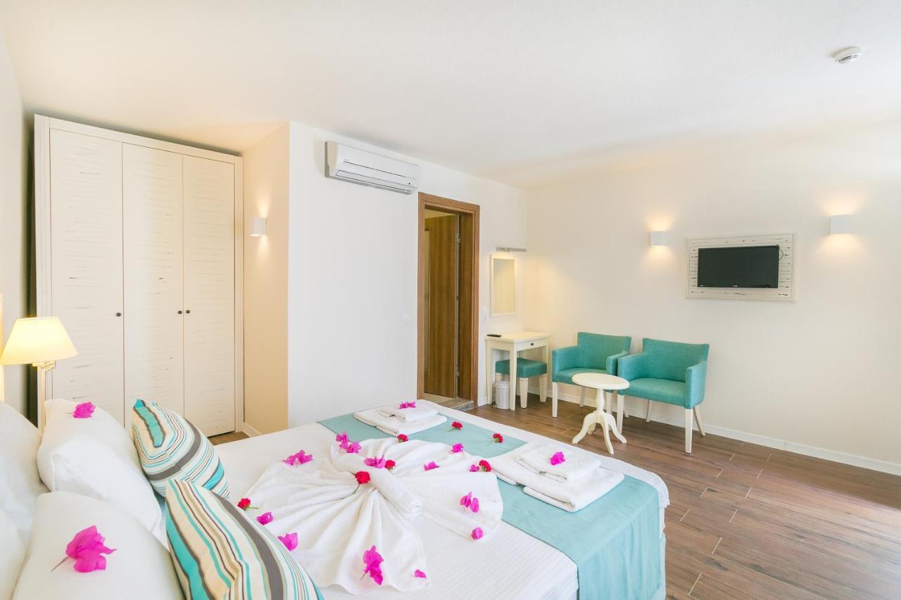 Big Poseidon Boutique & Yacht Club Hotel