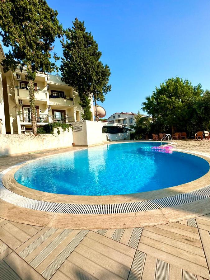 Apartment Size Ozel Havuzlu Otoparkli Ev