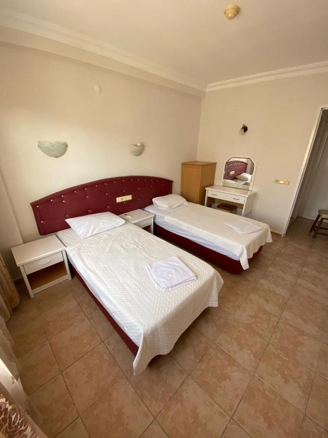 Aparthotel Basils 2*