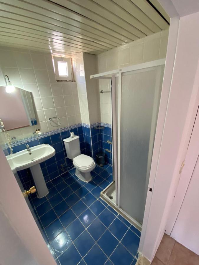 Basils Aparthotel 2*