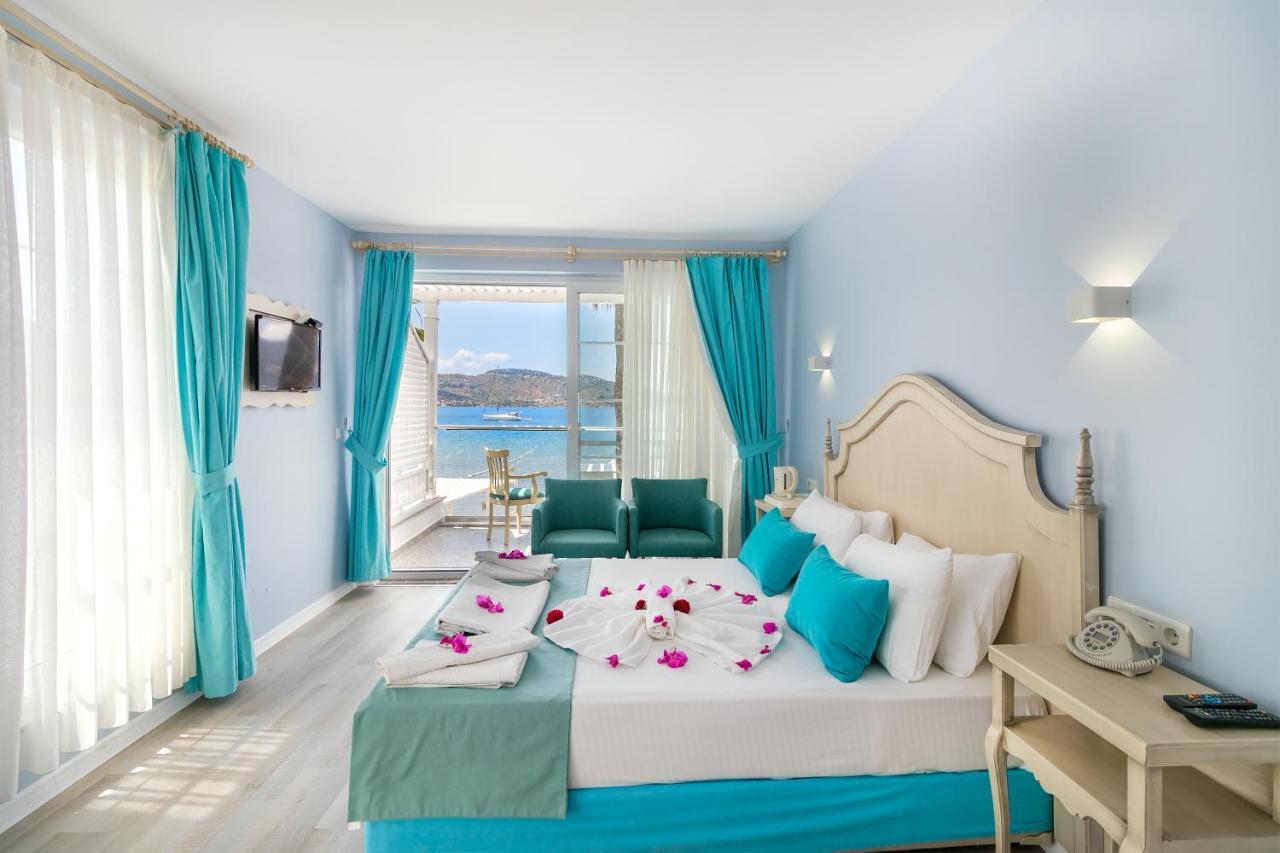 Big Poseidon Boutique & Yacht Club Hotel
