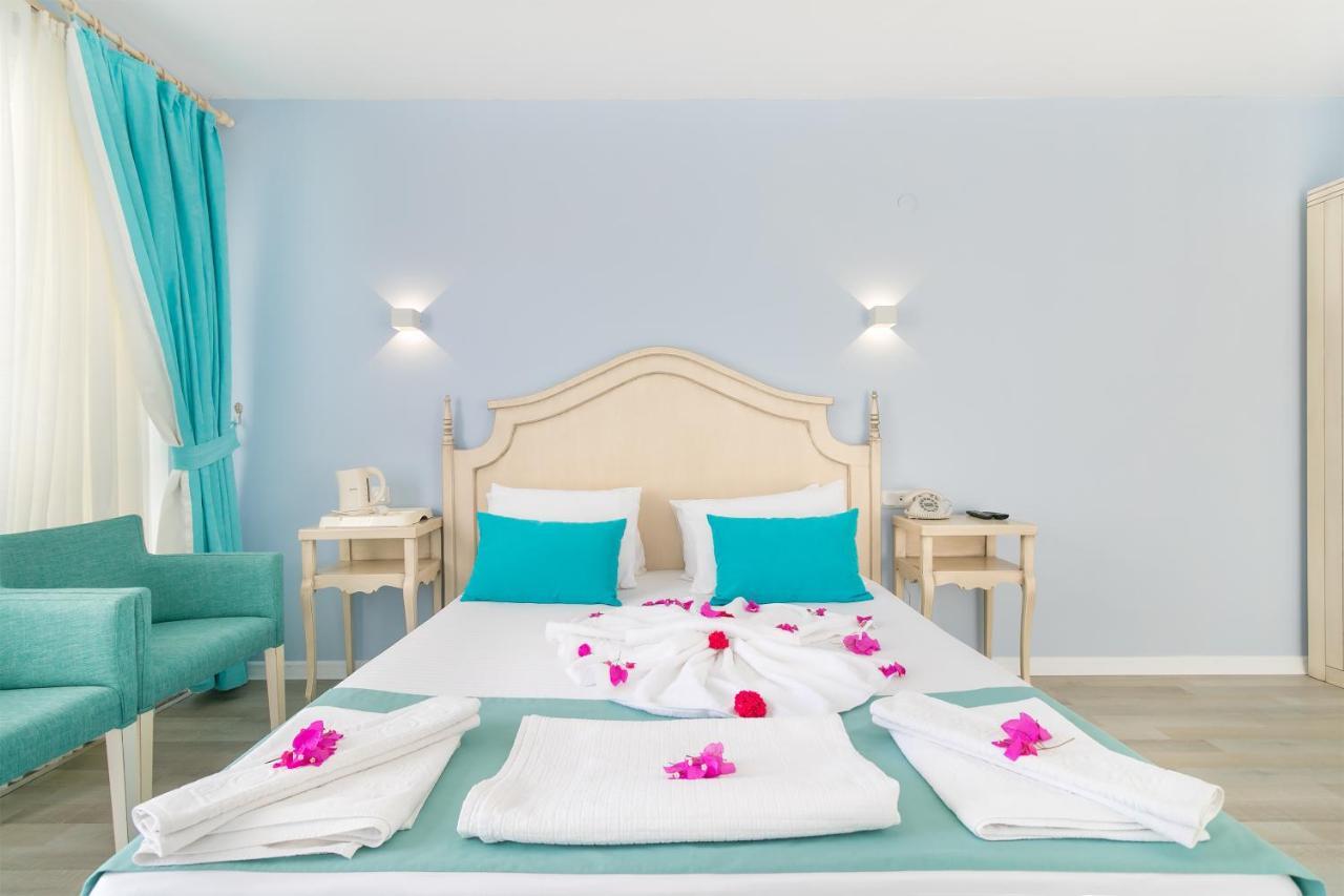 Big Poseidon Boutique & Yacht Club Hotel *