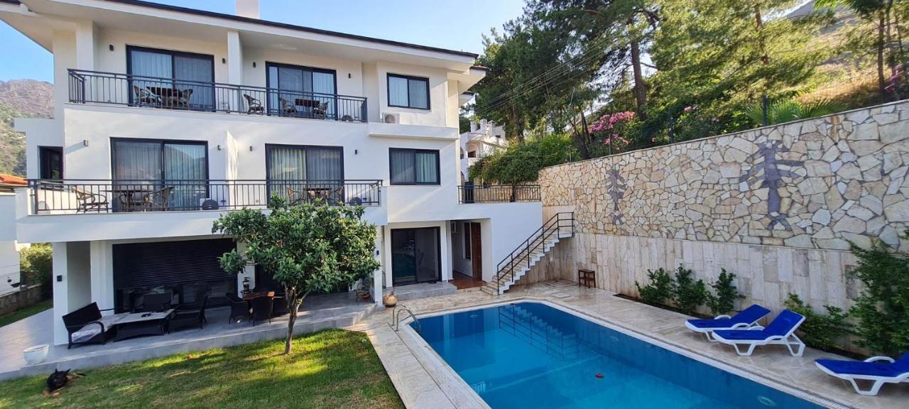 White Icmeler Apartment