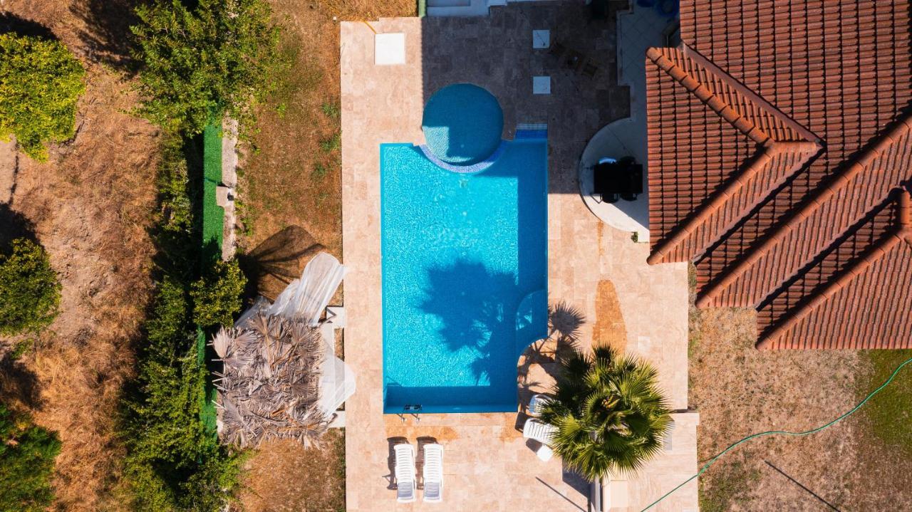 Private Villa-villa Lufu Villa
