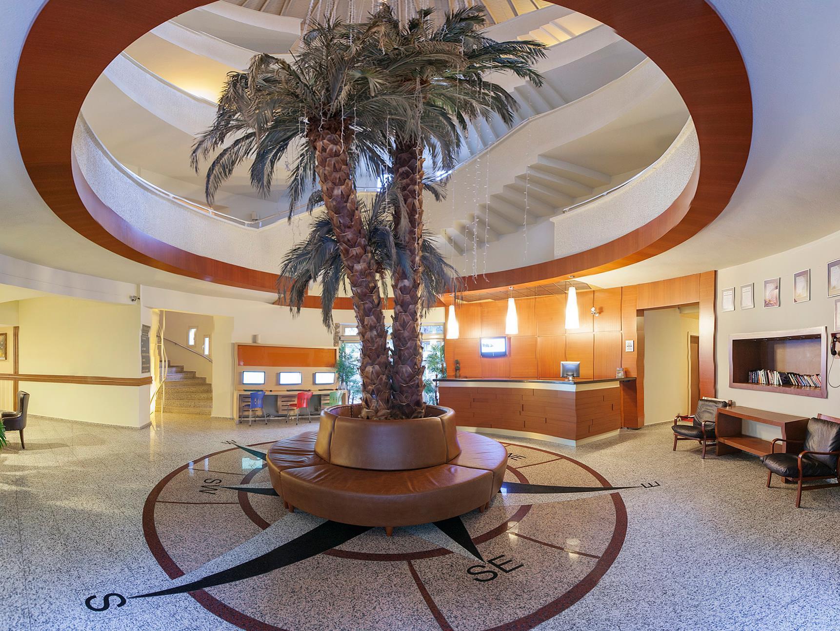 Hotel Julian Forest 4*