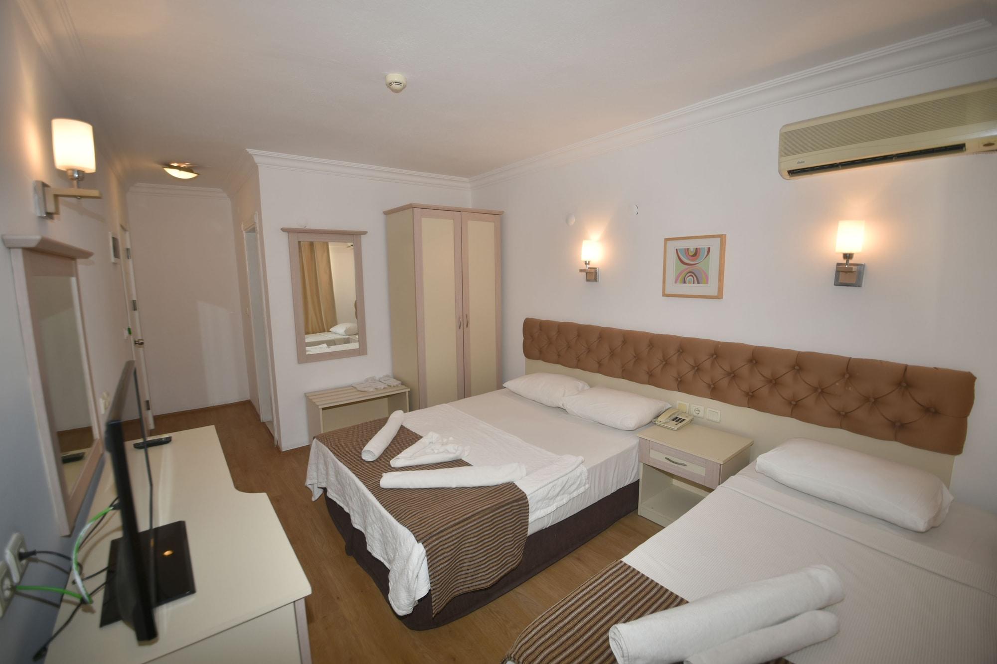 Almena Hotel