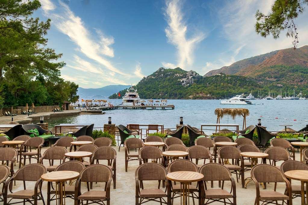 Bay Hotel *