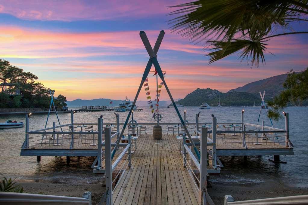 Bay *