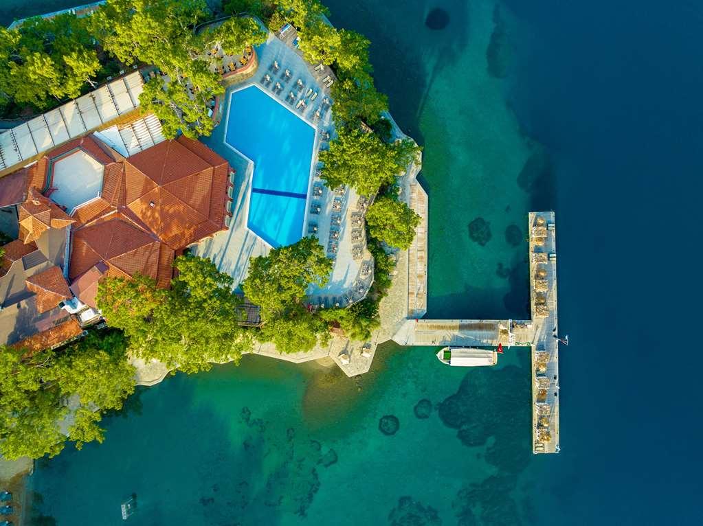 Bay Hotel