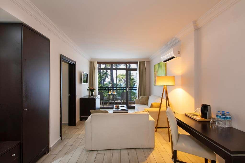 Hotel Bay *