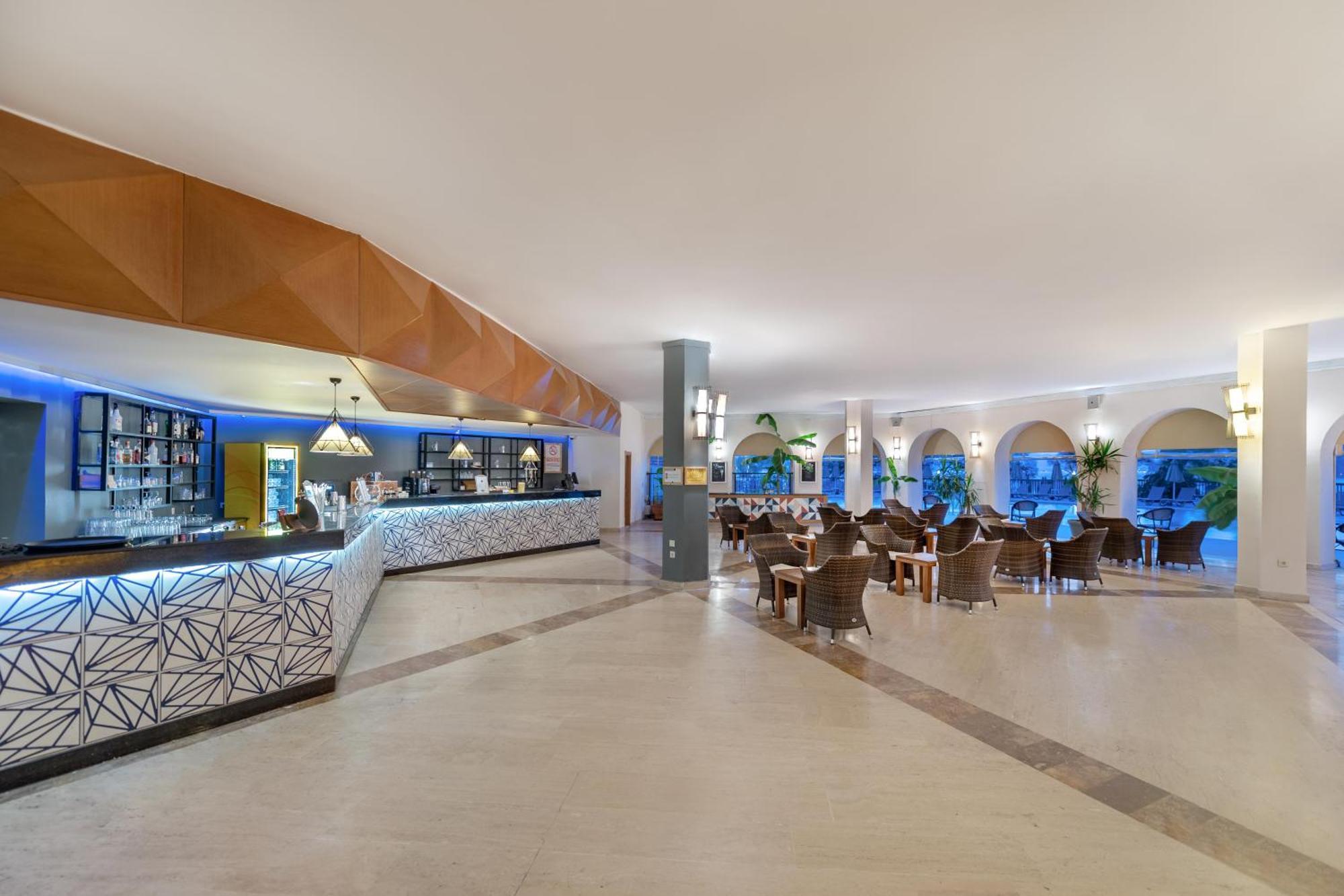 Hotel Bay - Adults Only