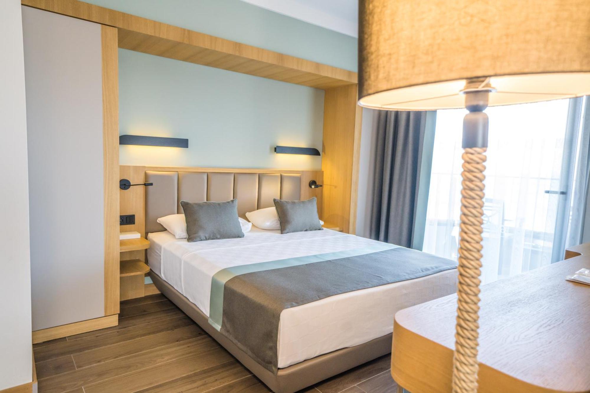 Hotel Premier Nergis & 4*