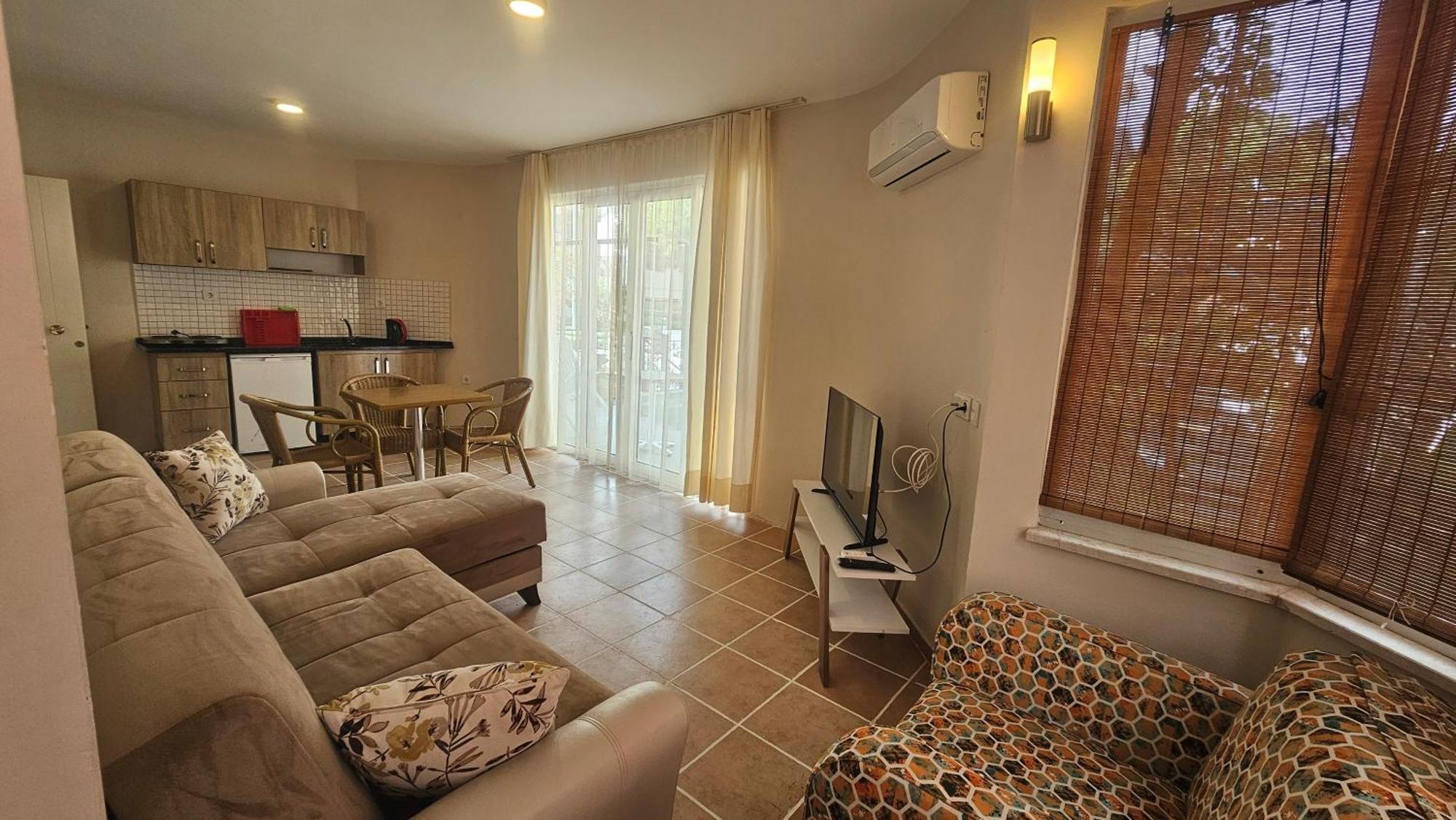Selenya Aparthotel