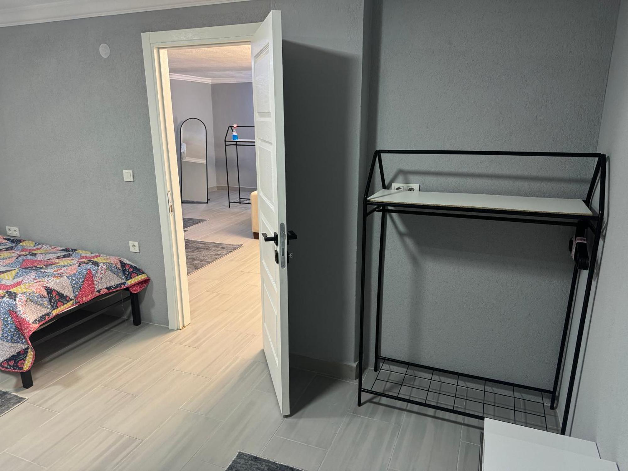 Cen Apartment *