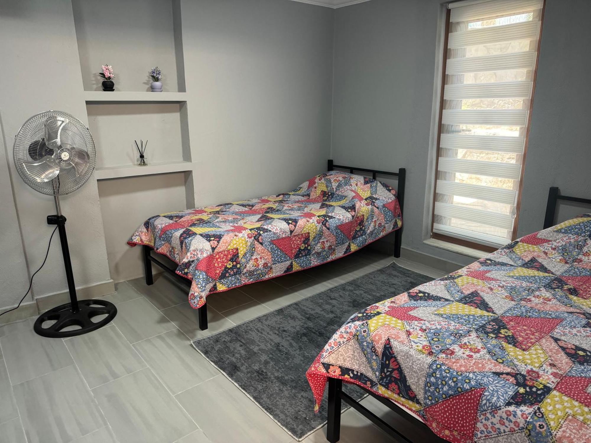 Cen Apartment *