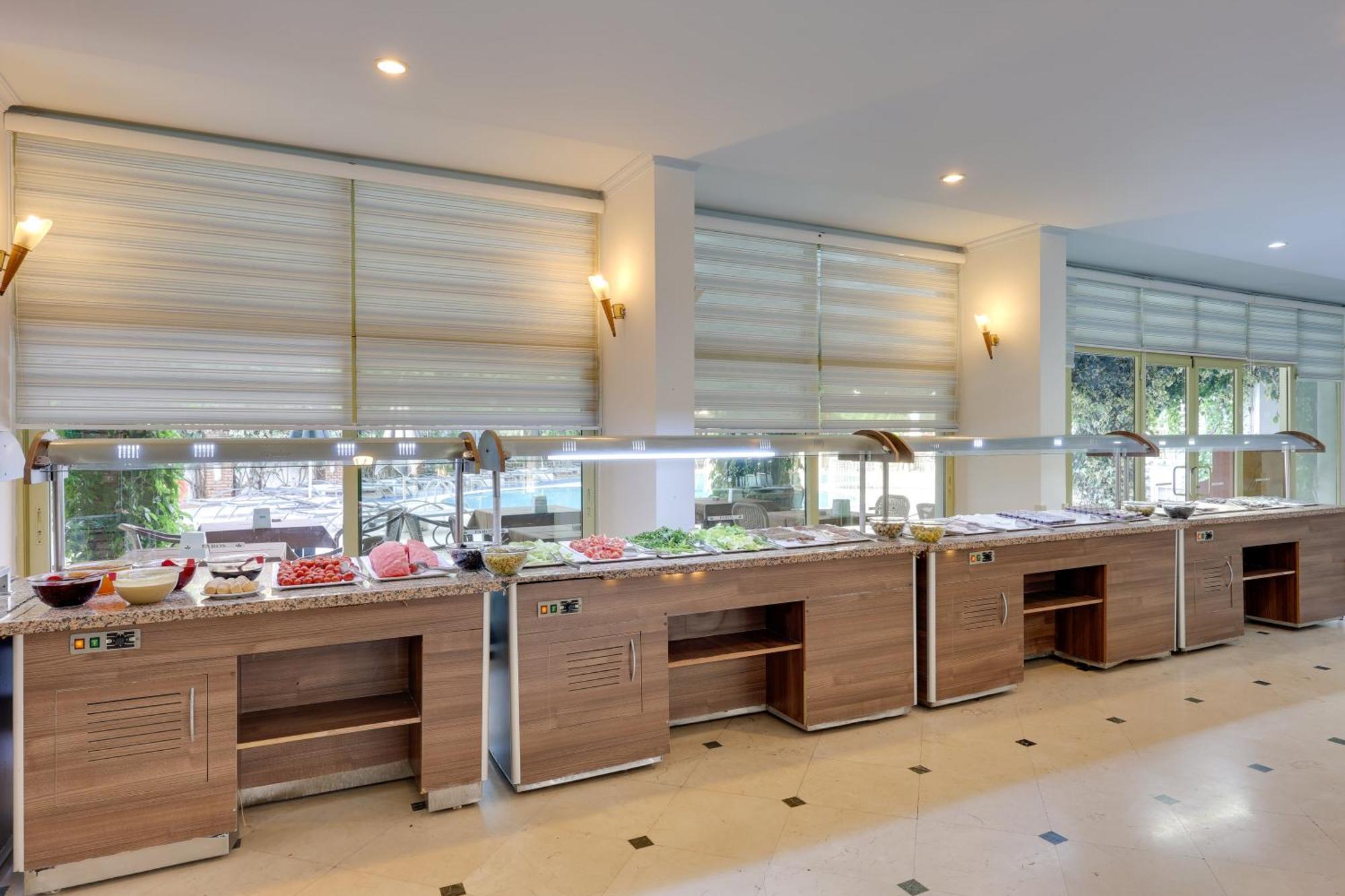 Hotel Grand Faros 4*