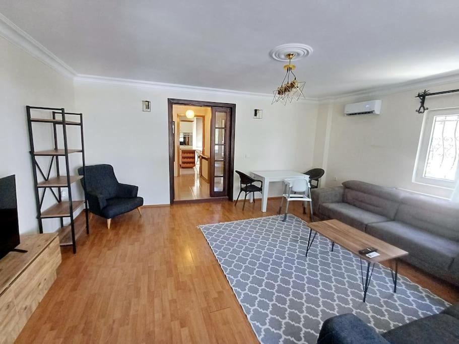 Limon Marmaris'de Oezel Havuzlu Villa