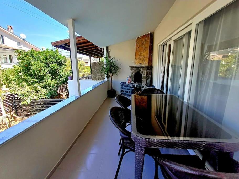 Limon Marmaris'de Oezel Havuzlu Marmaris