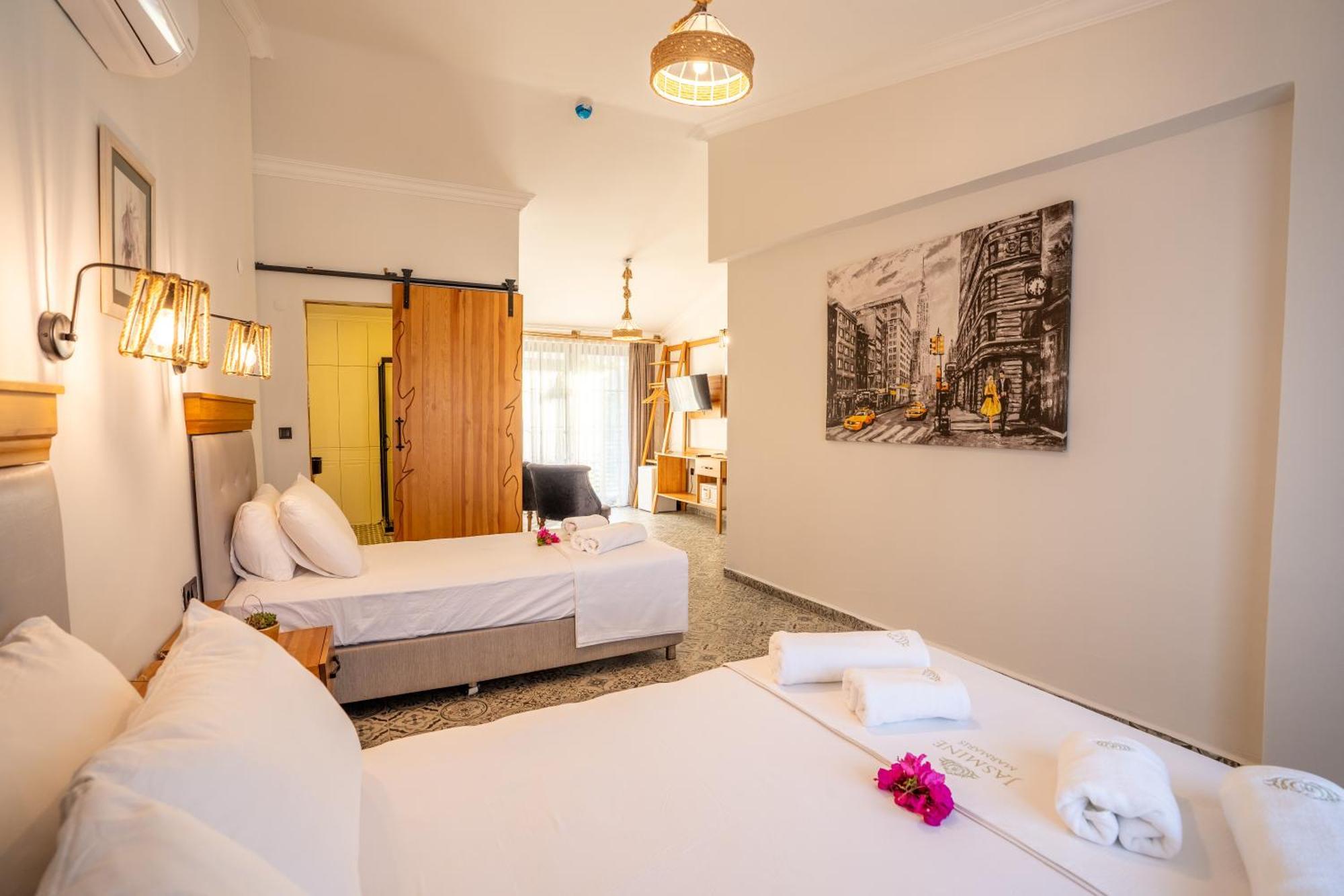Jasmine Hotel *