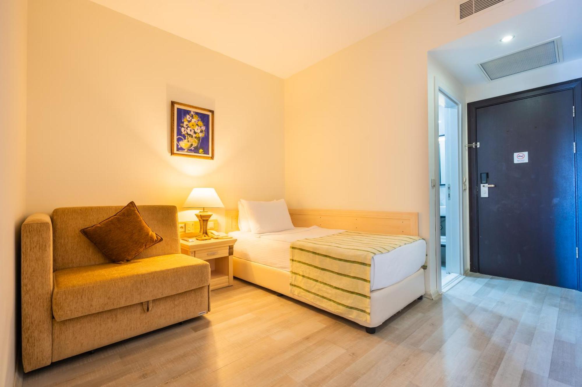 Otel Grand Yazici Club Turban Termal 4*