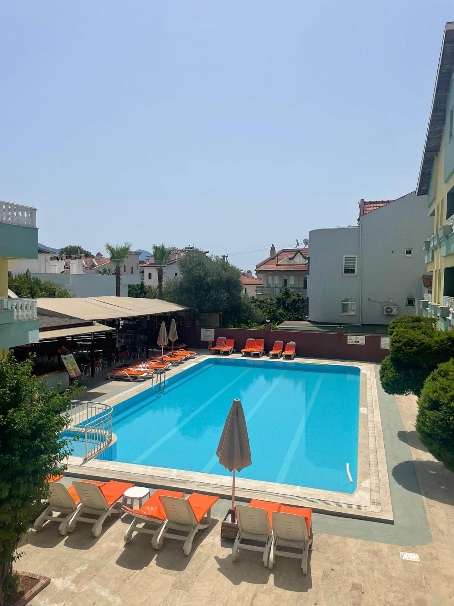 Club Sunset Aparthotel