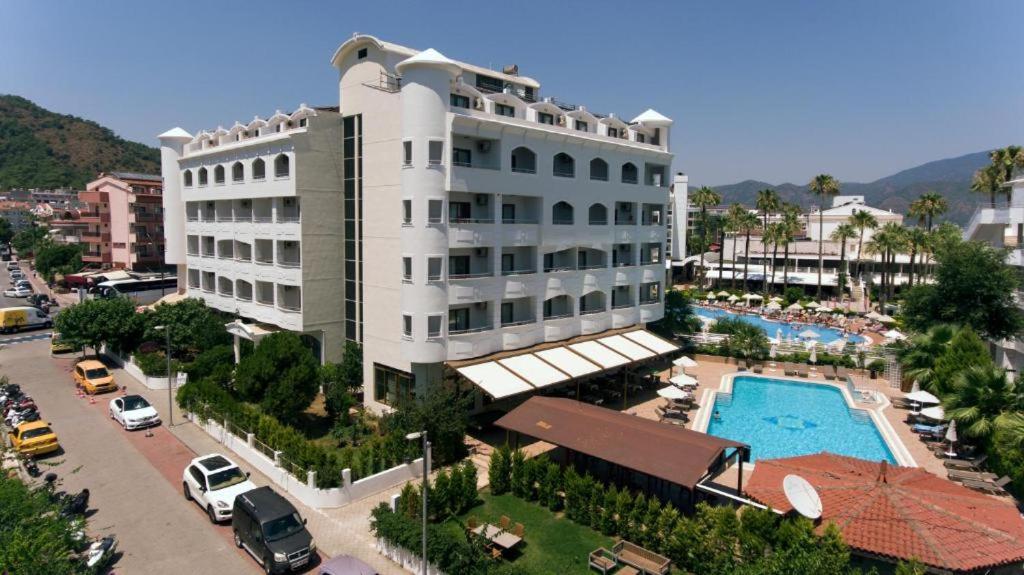 Comfort Hotel 3*