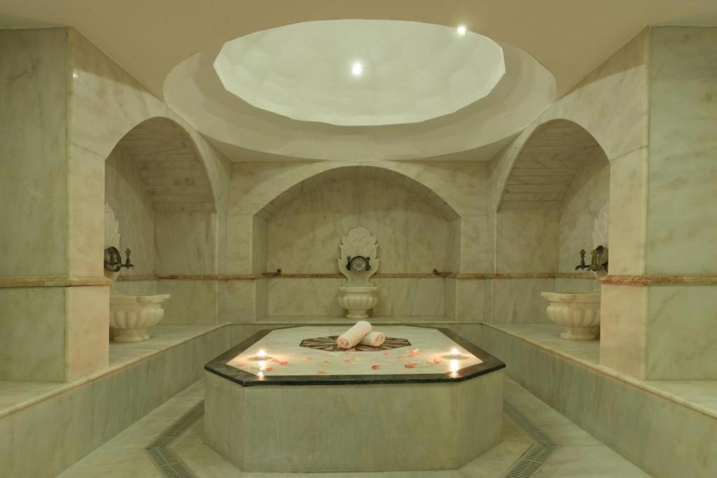Comfort Hotel 3*