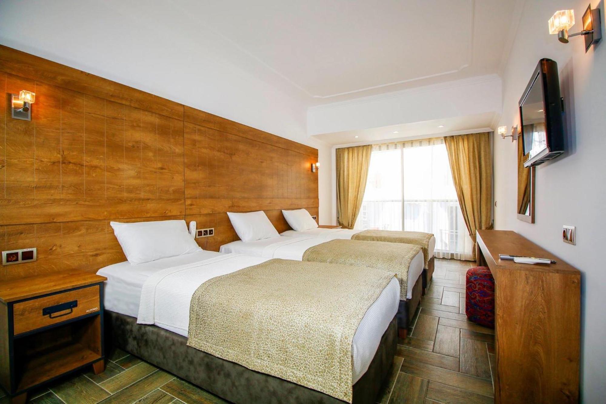 Hotel Aurasia 3*
