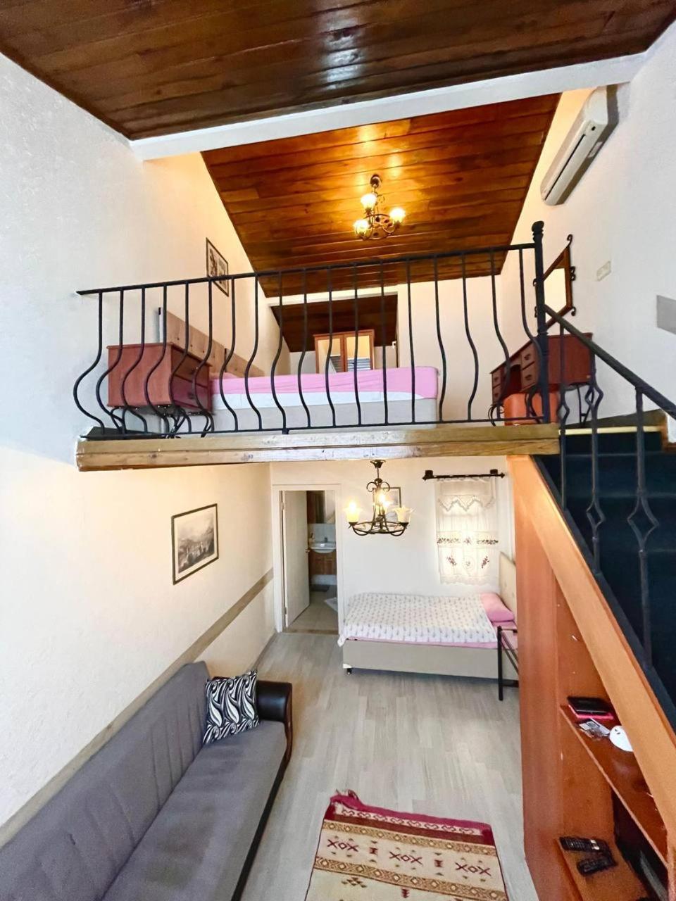 Beachwood Otel *