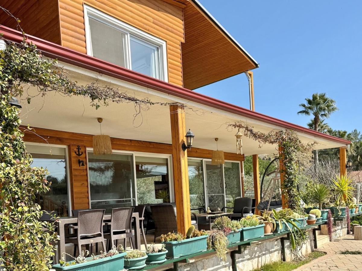 Villa Big With Pool In *