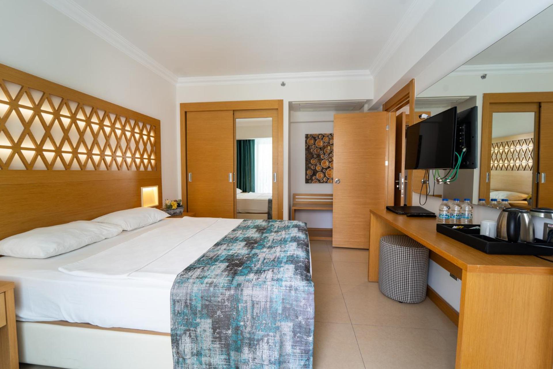 Aurasia Design Hotel 3*