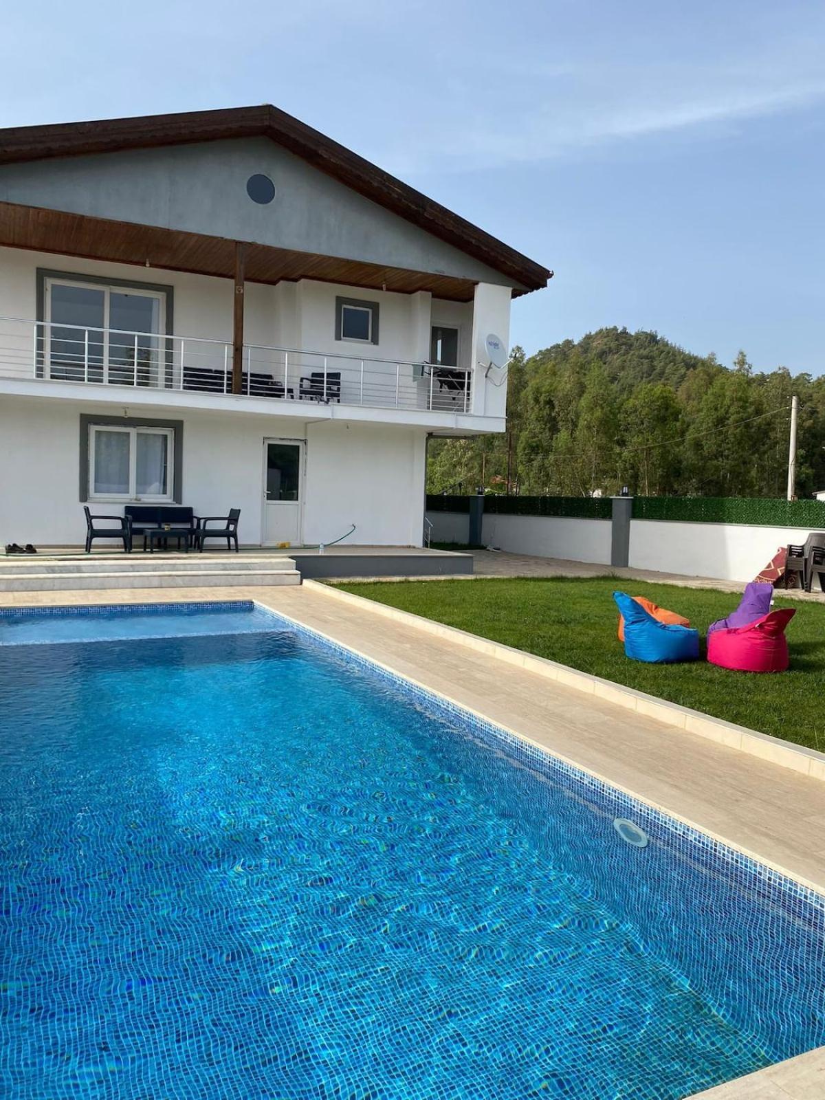 Luxury With Pool In *