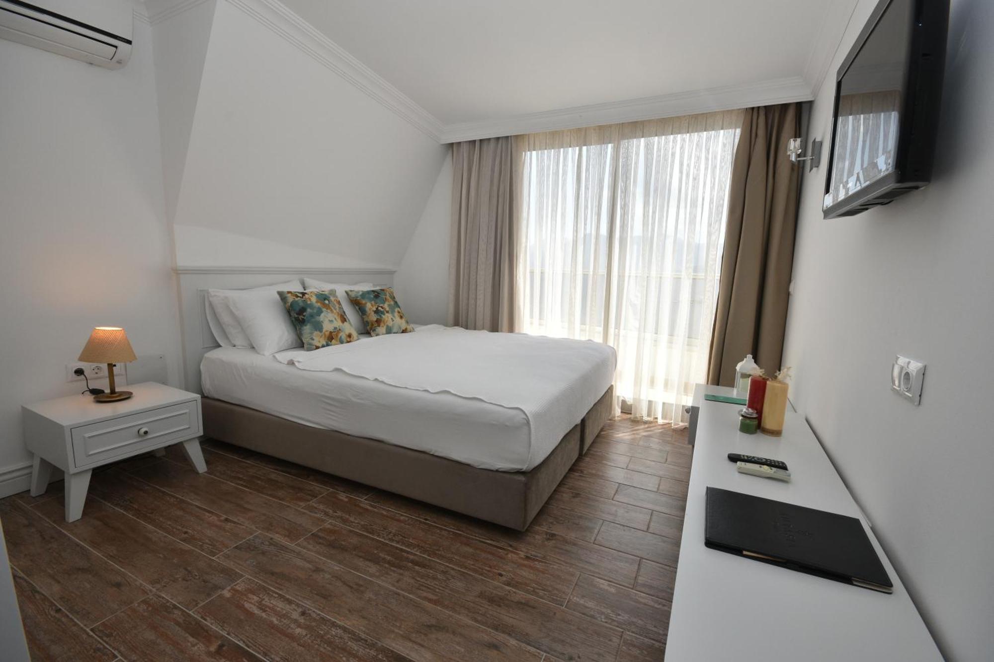 Aurasia Otel 3*