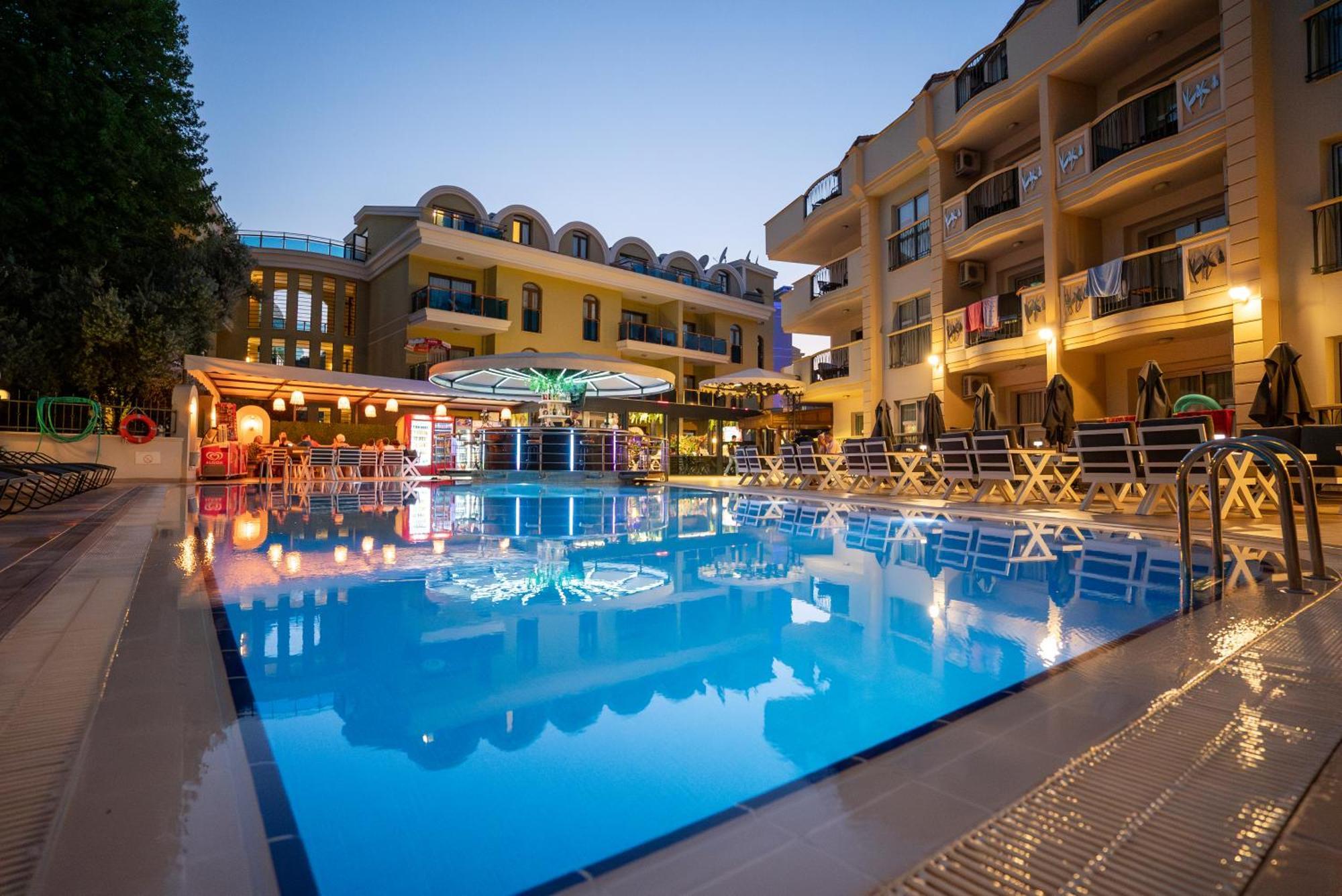 Hotel Club Karakas 4*