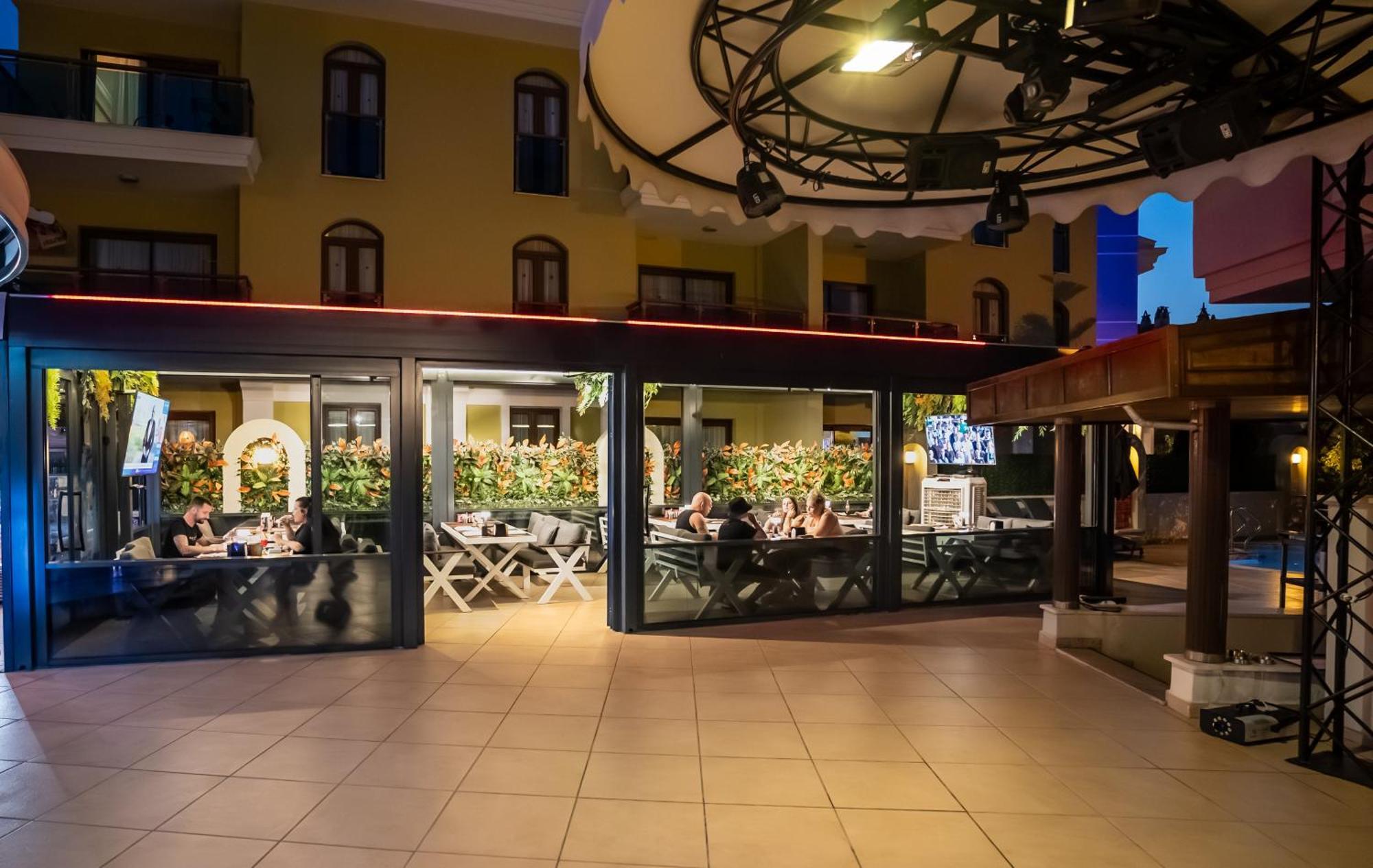Club Karakas Hotel