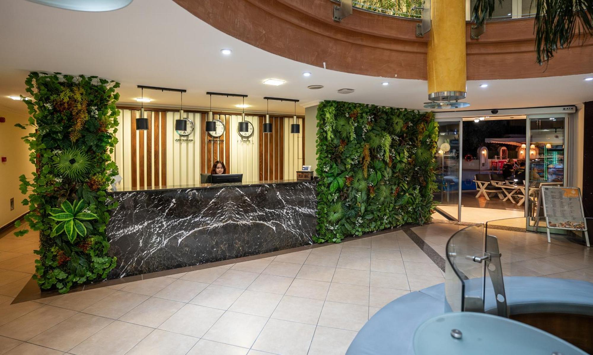 Club Karakas Hotel 4*