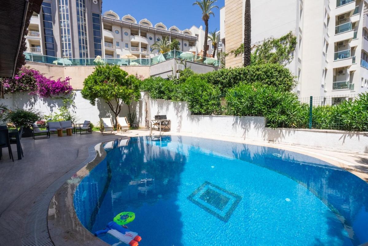 Asli Marmaris