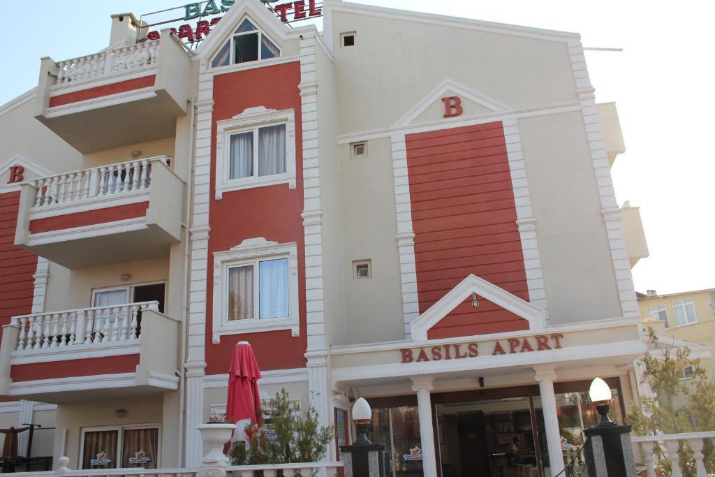 Aparthotel Basils 2*