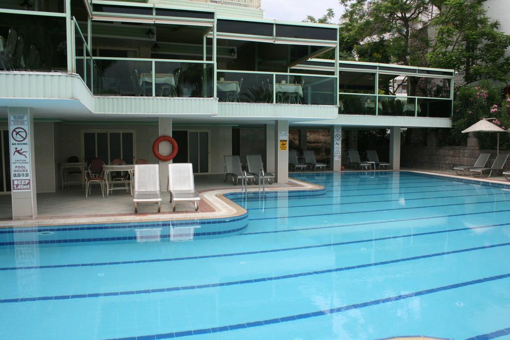Flamingo Hotel 3*