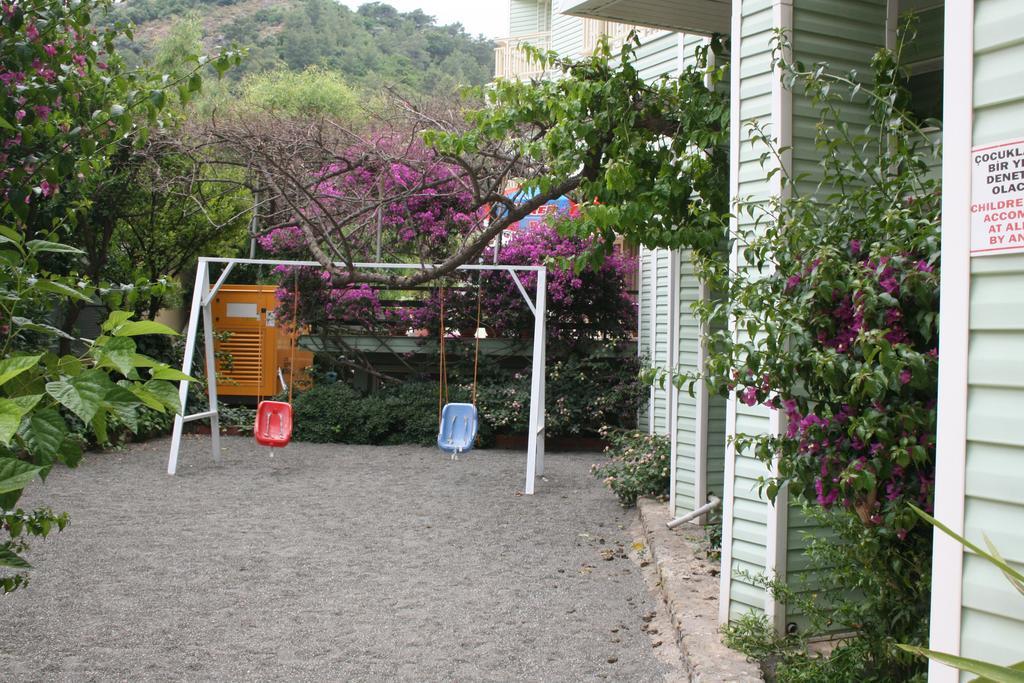 Flamingo 3*