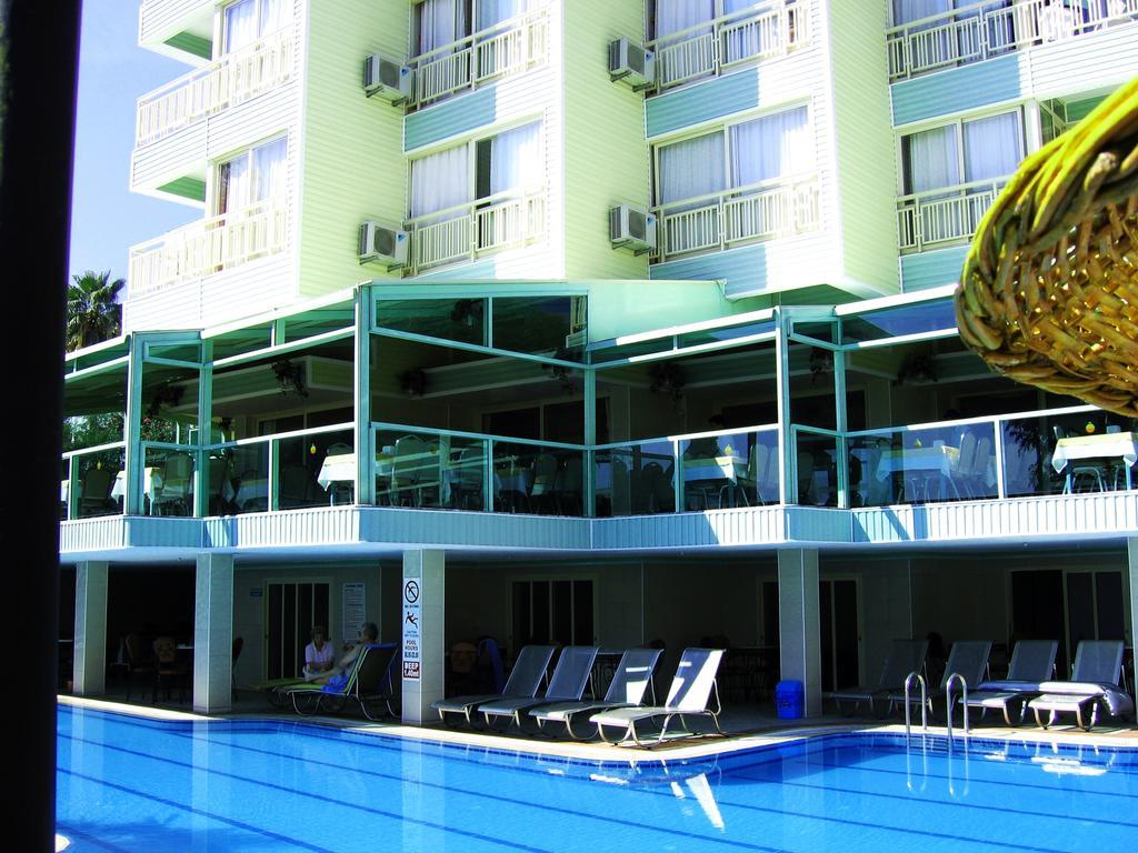 Flamingo Hotel 3*
