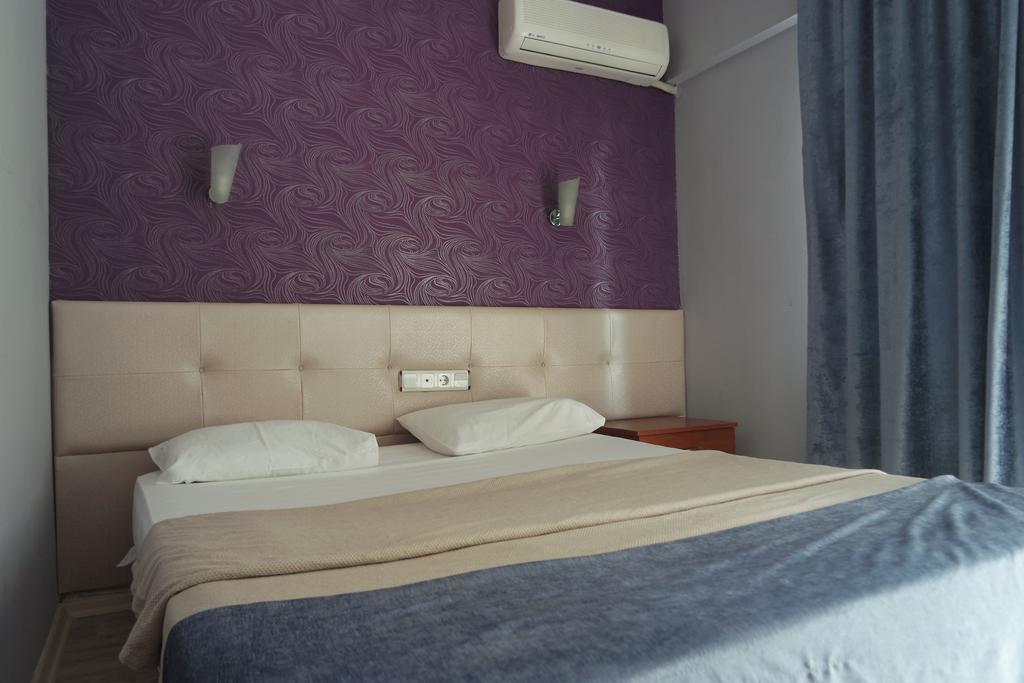 Hotel Glory 3*