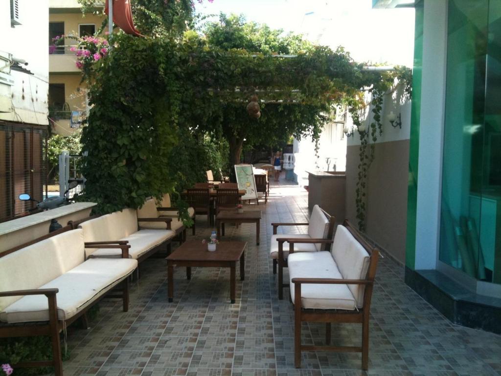 Aparthotel Karatas 3*
